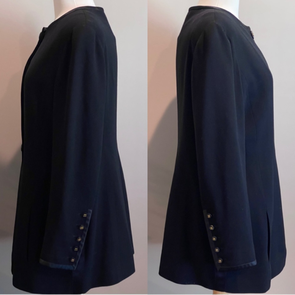 ✨Vintage CHANEL 1994 Collection CC Logo Black Wool Suit Jacket Blazer Coat - Picture 3 of 16